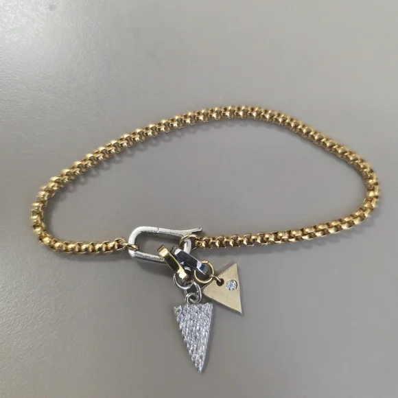 SALE - Artizan Joyeria Can Opener Charm Triangle Bracelet - Picture 2 of 2